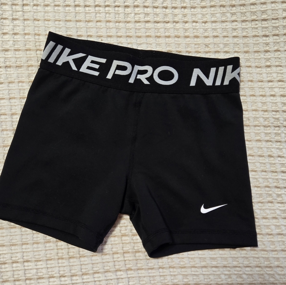 Girls Nike Pro Shorts Size Medium